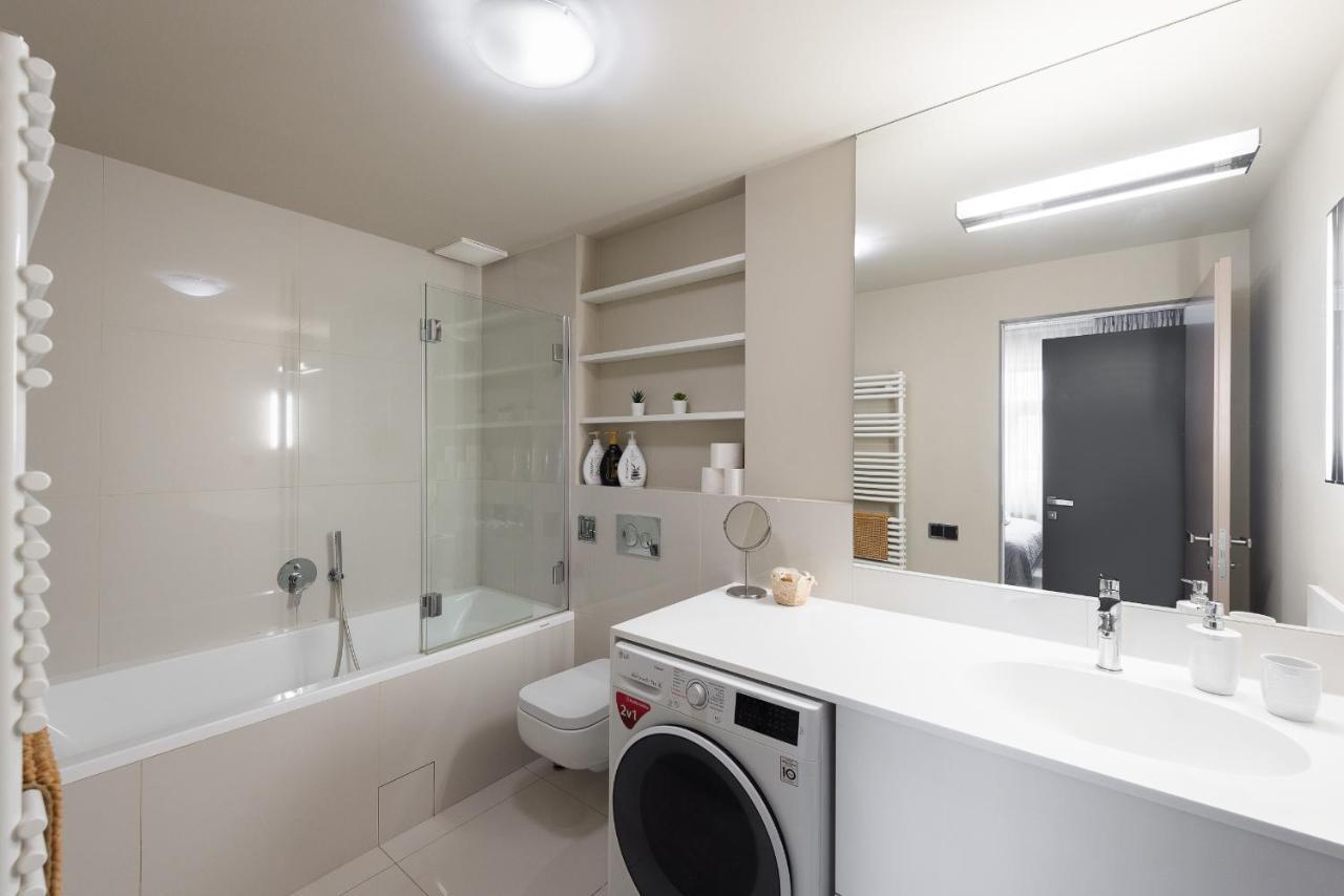 New Luxury Apt With Ac&Parking In The Center Of Prague Apartment Luaran gambar