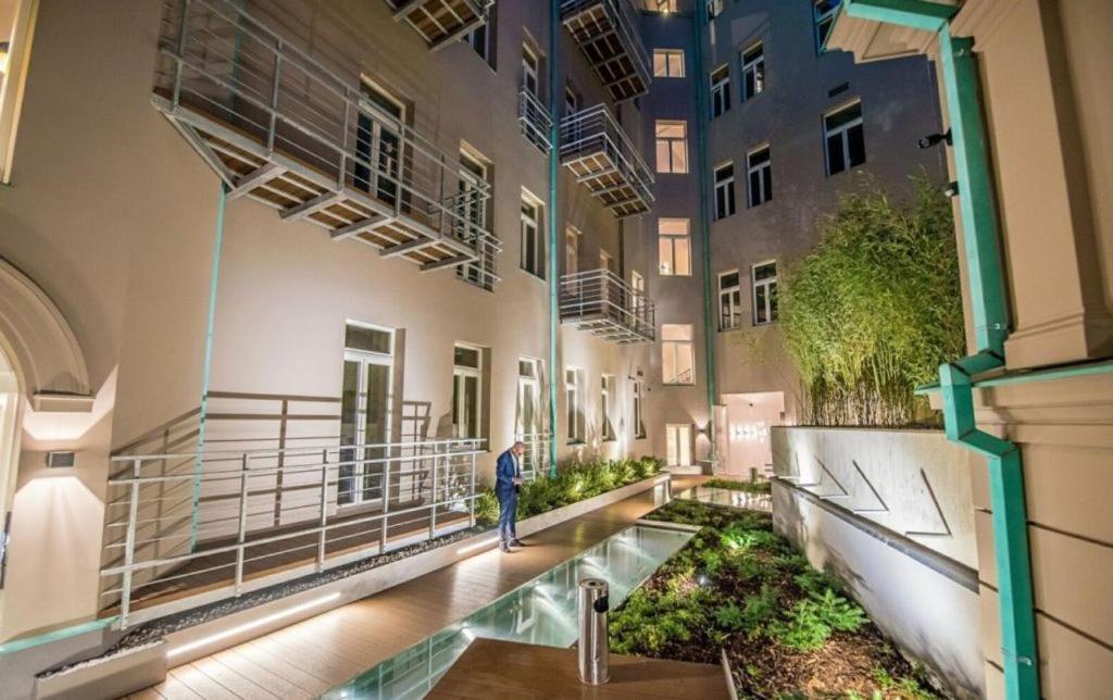 New Luxury Apt With Ac&Parking In The Center Of Prague Apartment Luaran gambar